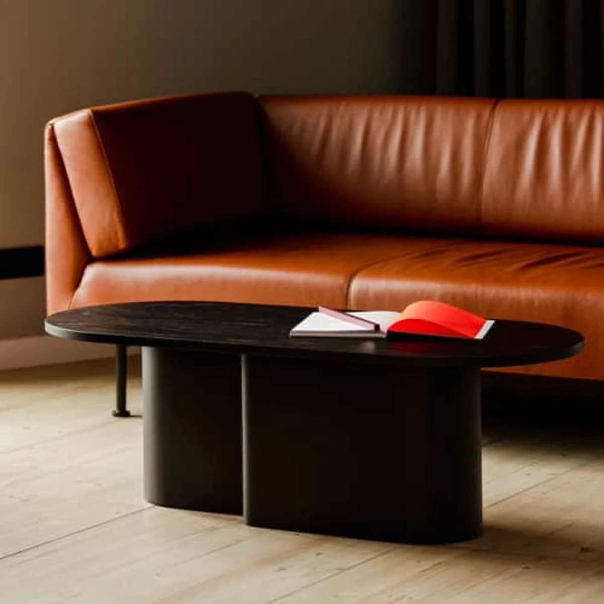 Table basse Looi bois noir / 115 x 50 x H 37 cm - NOO.MA – image 2