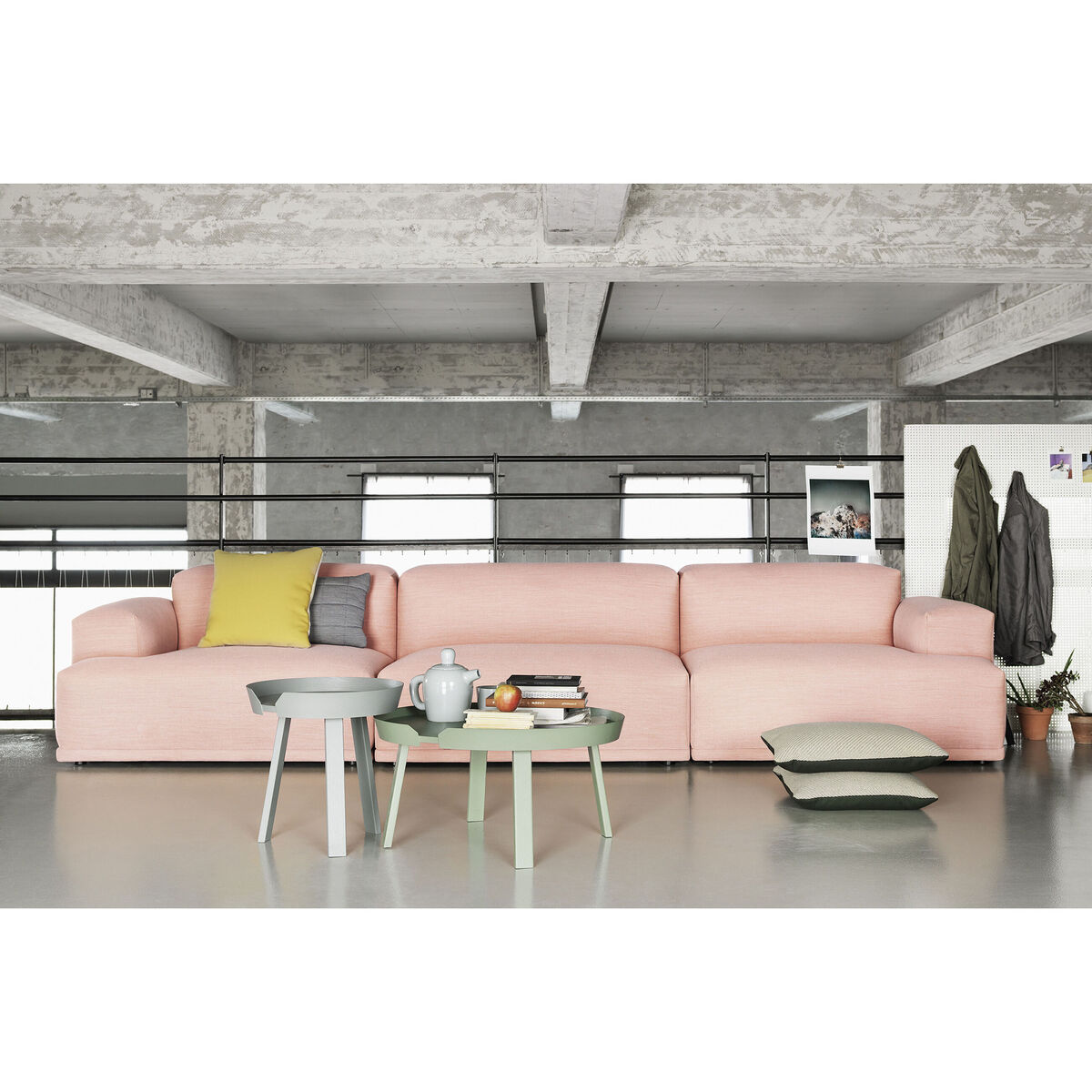 Around Large Coffee table by Muuto Grey – image 3