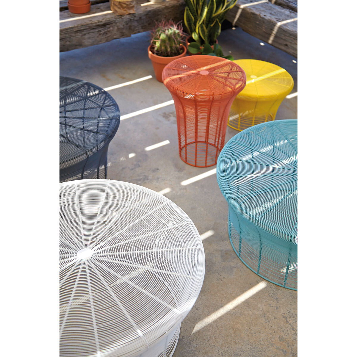 Aram Coffee table - / Hand-made - Ø 71 x H 33 cm by Gan White – image 2