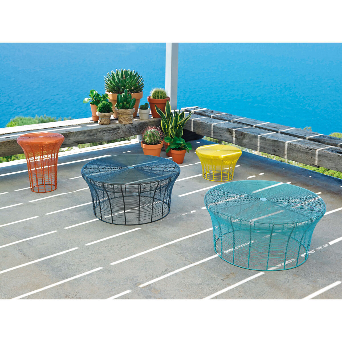 Aram Coffee table - / Hand-made - Ø 71 x H 33 cm by Gan White – image 3