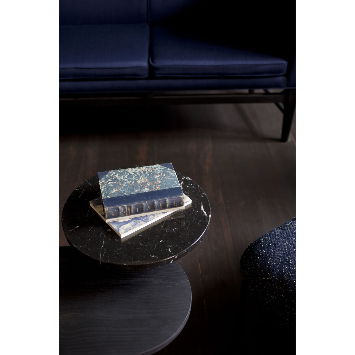 Palette JH7 Coffee table - 3 tops by &tradition Black/Gold – image 3