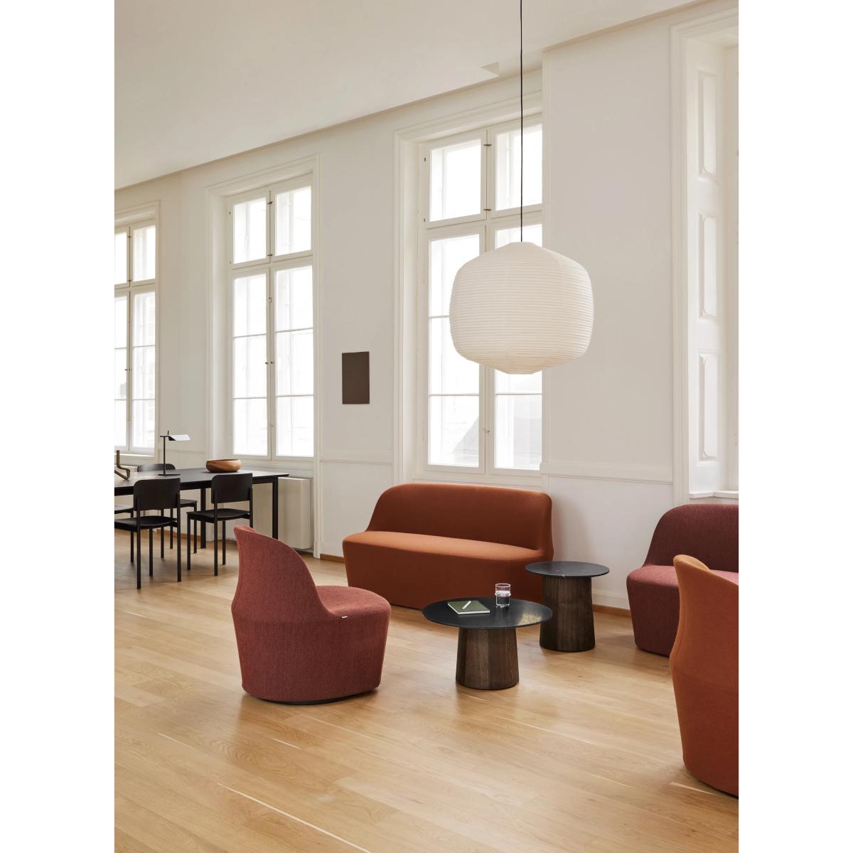 Fredericia Furniture Niveau coffee table Ø61cm Black Marquina-ash brown stained – image 2