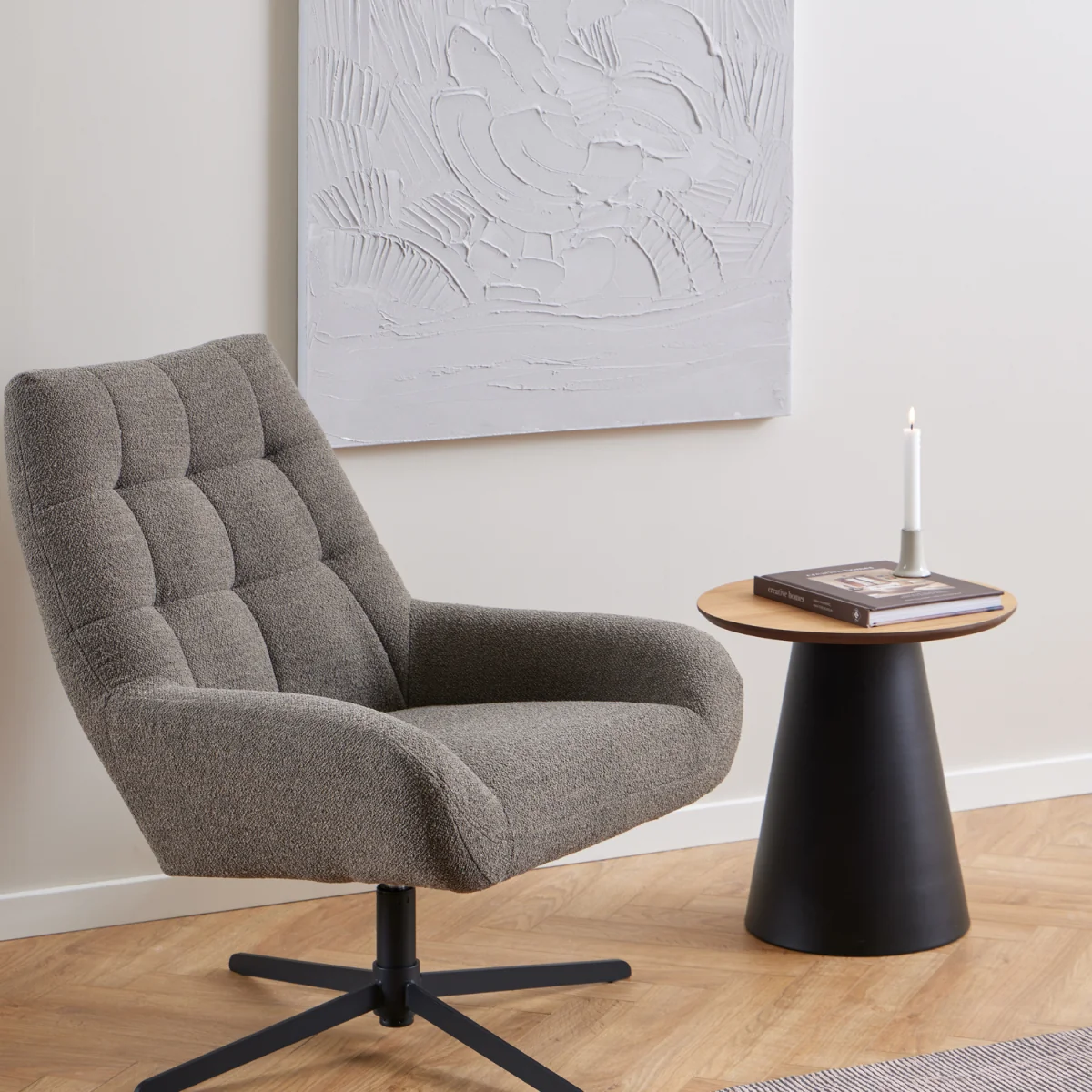 Soli Round Coffee Table in Oak/Black 45x48cm - Oak & Black – image 4