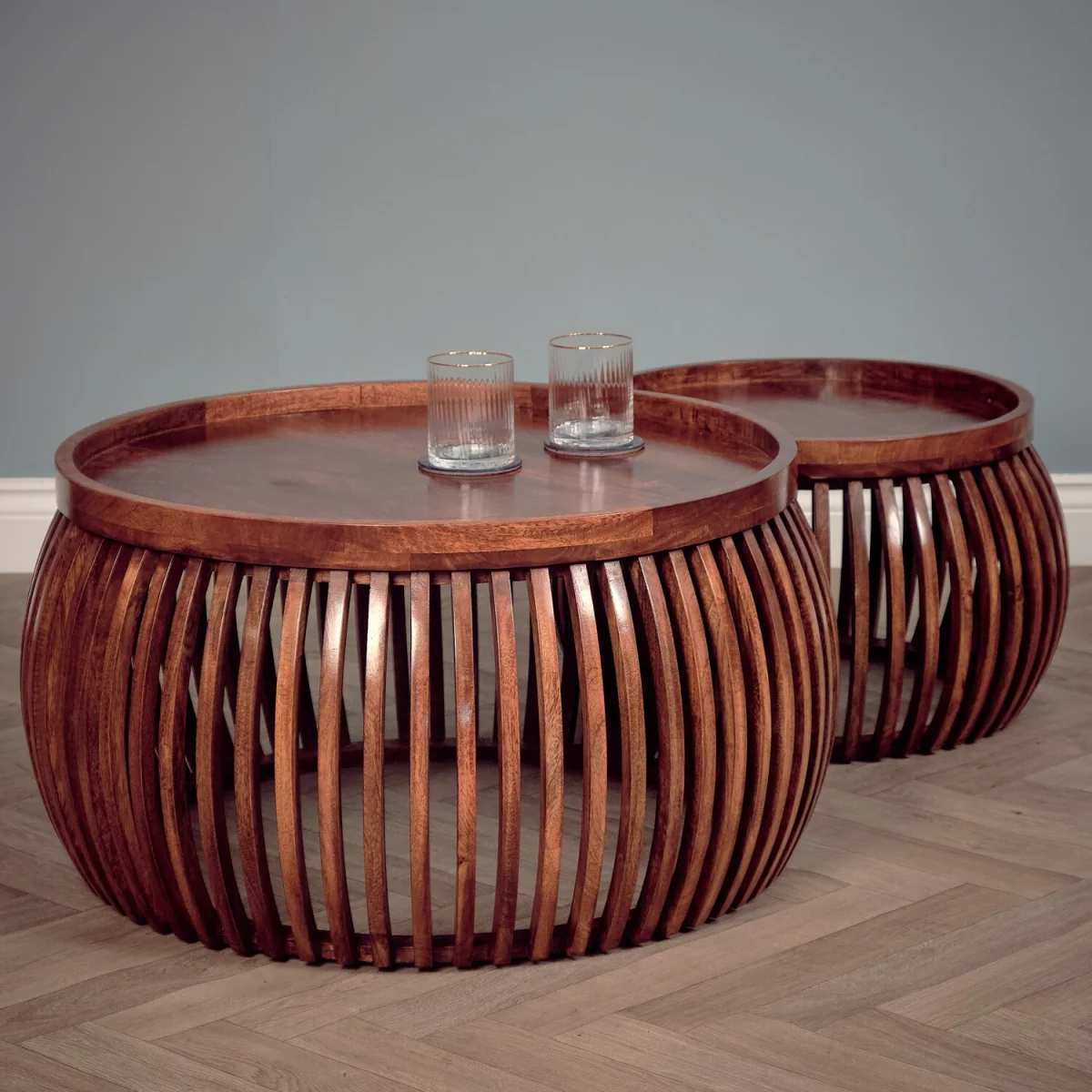 Set of 2 Solid Mango Wood Round Coffee Tables - Medium Oak – image 2