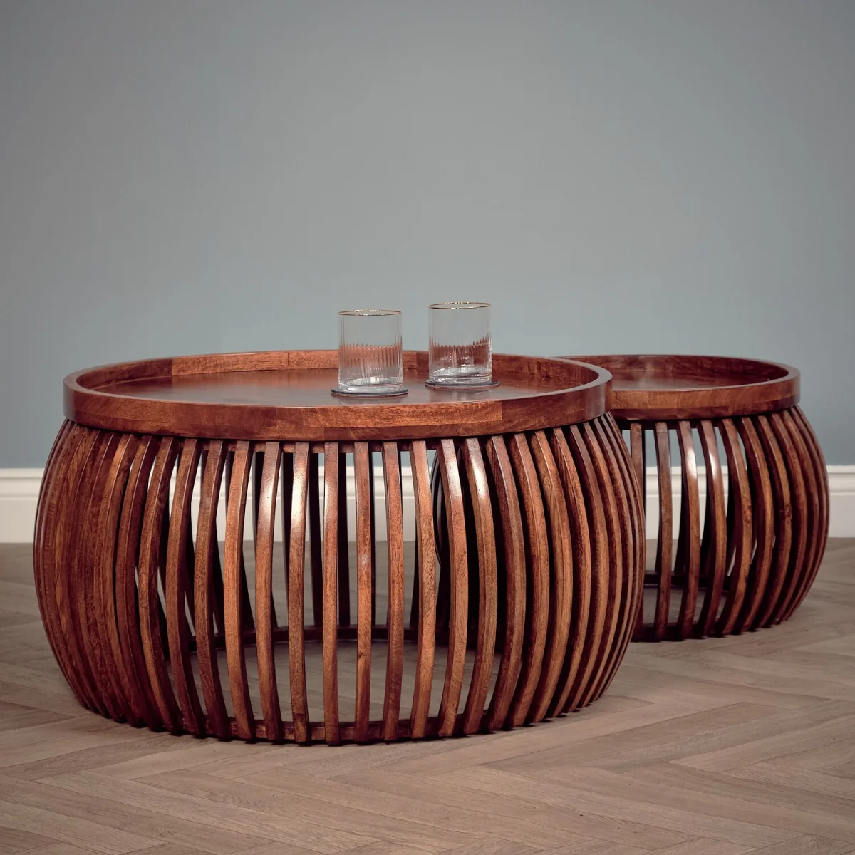 Set of 2 Solid Mango Wood Round Coffee Tables - Medium Oak – image 3