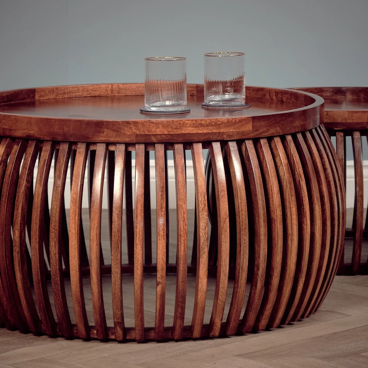 Set of 2 Solid Mango Wood Round Coffee Tables - Medium Oak – image 5