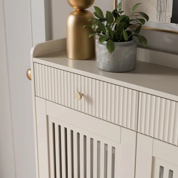 Georgi Radiator Cover – image 3