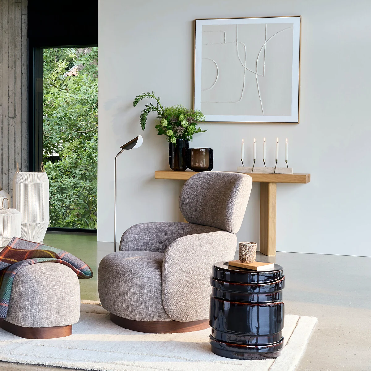 Olaga Console Table in Oak and Oak Veneer, L140cm – image 2