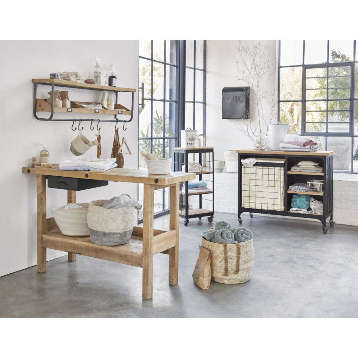Recycled Pine and Metal Industrial 1-Drawer Console Table Carpenter – image 6