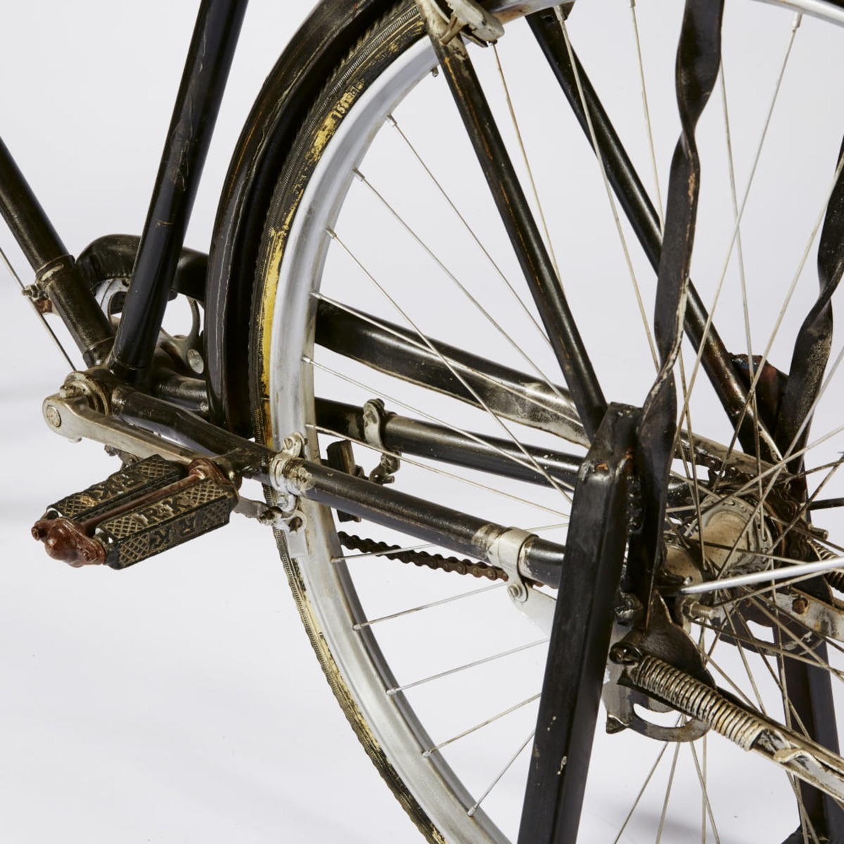Black Metal and Mango Wood Industrial Bicycle Console Table Bicyclette – image 4