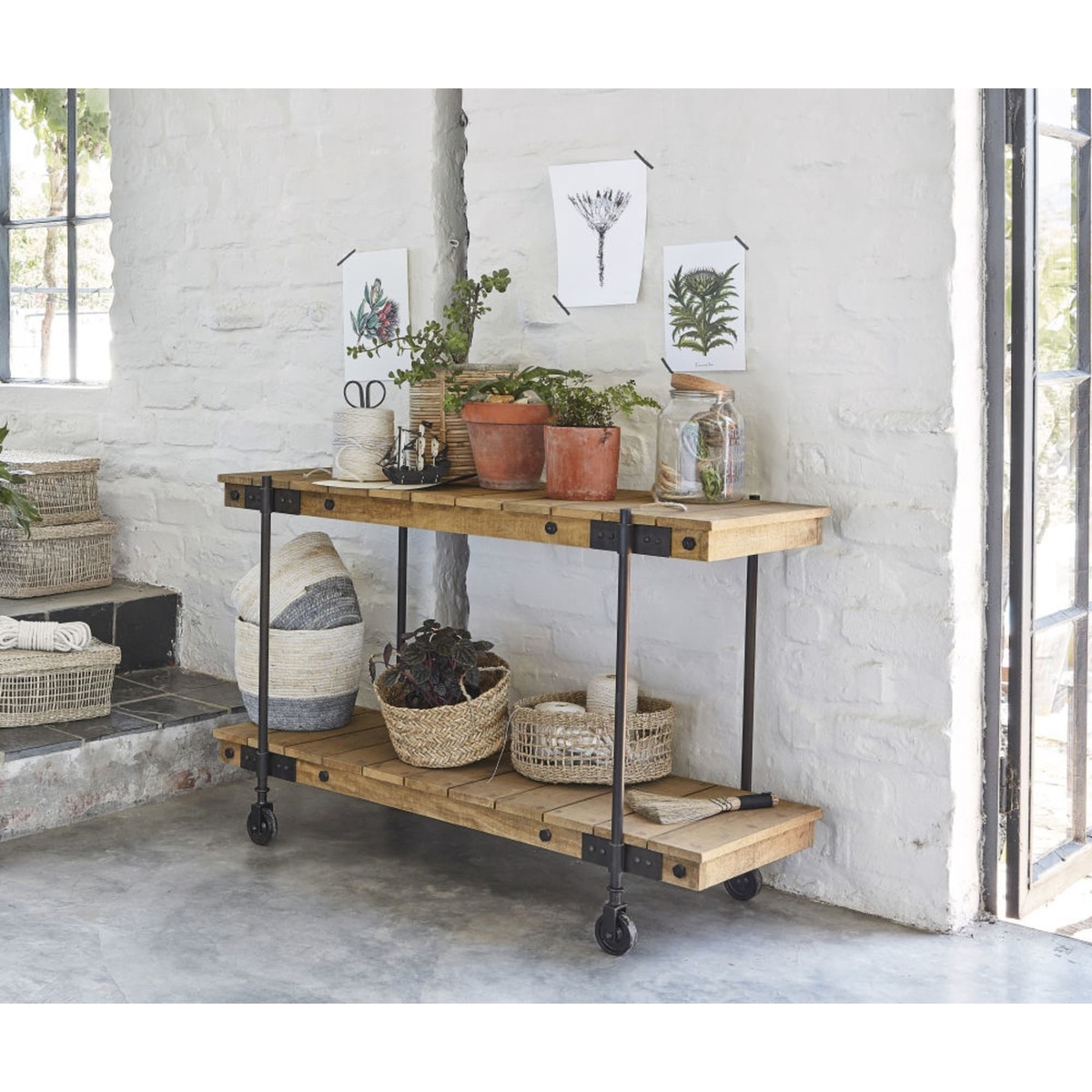 Wheeled Console Table in Mango Wood and Black Metal Carrello – image 6