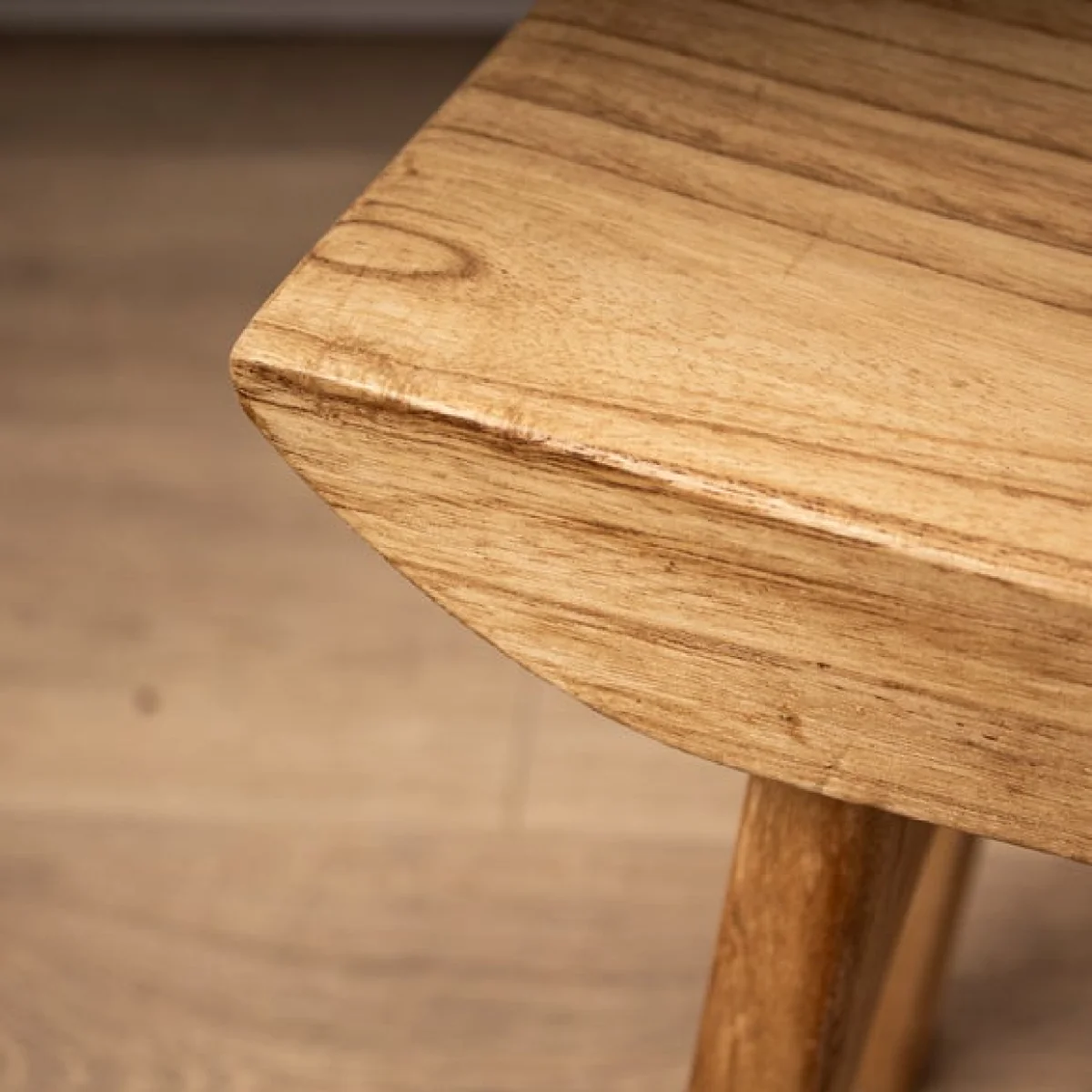 Curved Side Table – image 3