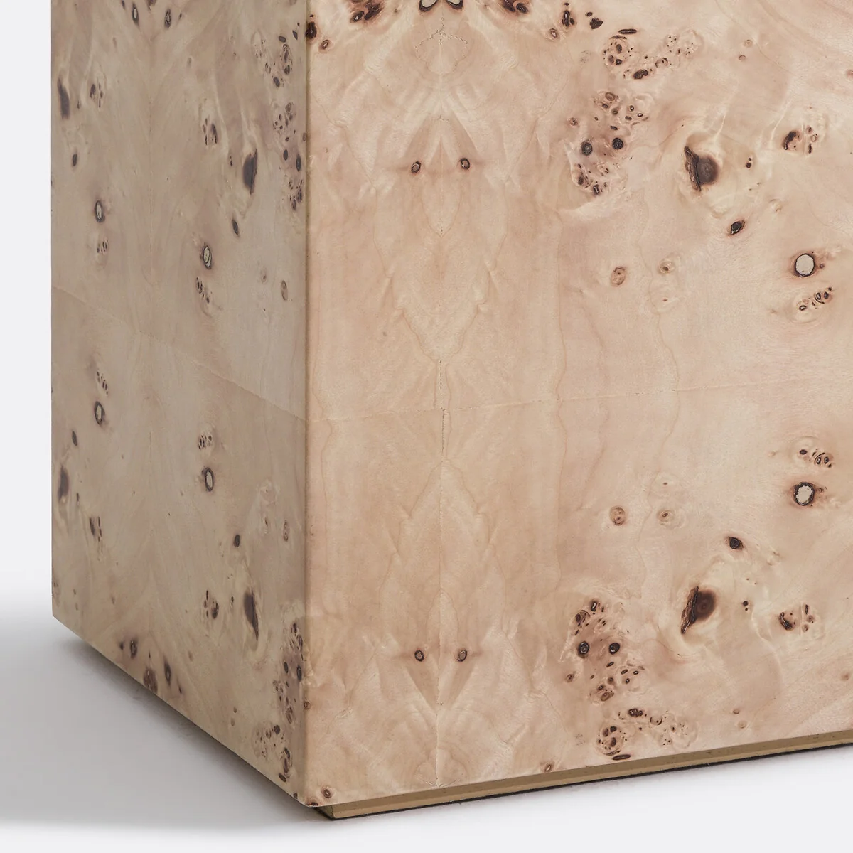 Loupita Elm Burl Veneer Side Table – image 5