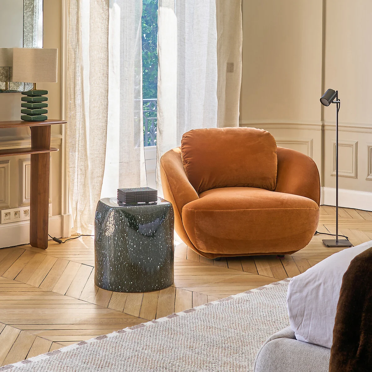 Oria Glazed Ceramic Side Table – image 2