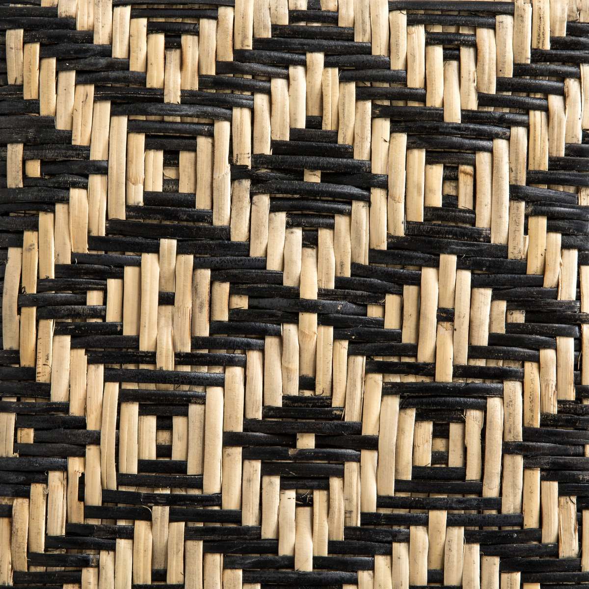 Ondoro Two-Tone Side Table in Woven Rattan – image 4