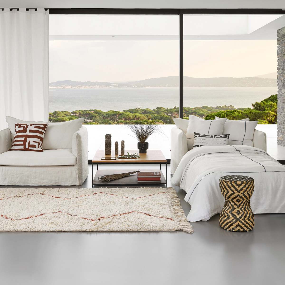 Ondoro Two-Tone Side Table in Woven Rattan – image 5