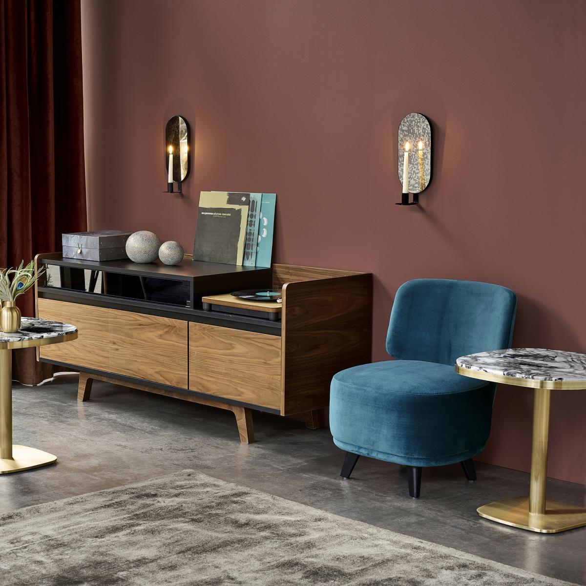 Lixfeld Marble Pedestal Table – image 4