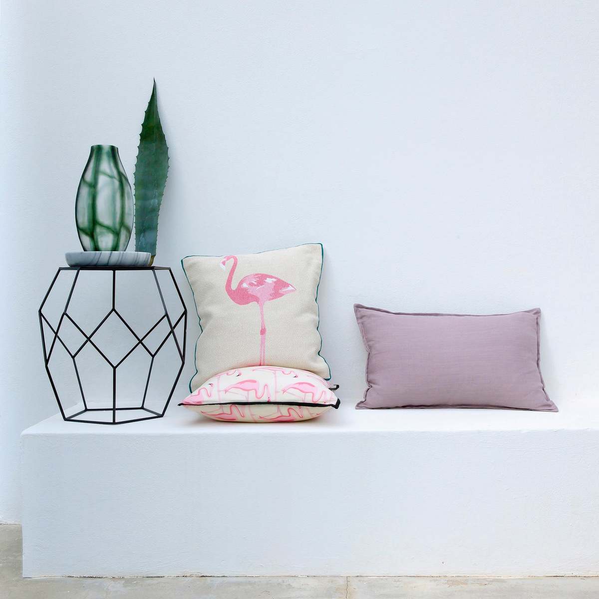 Rozam Geometric Metal Side Table – image 3