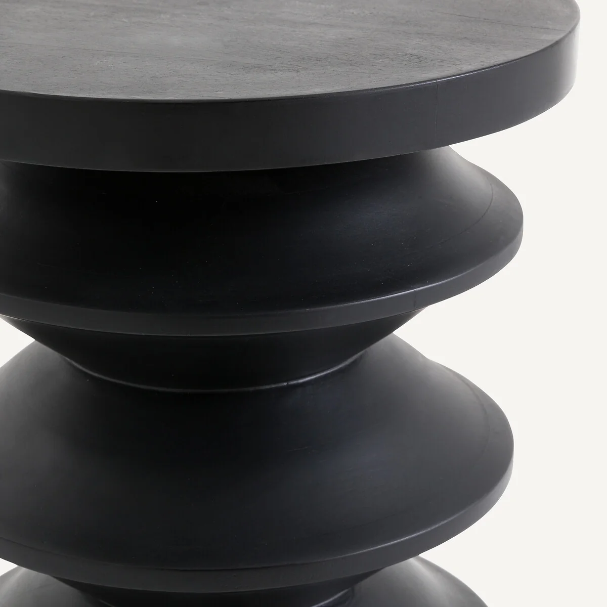 Thilde Side Table in Solid Mango Wood – image 3