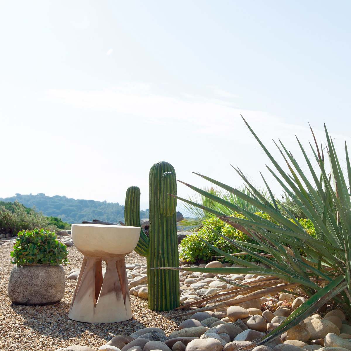 Papung Sculpted Side Table in Suar Wood – image 4
