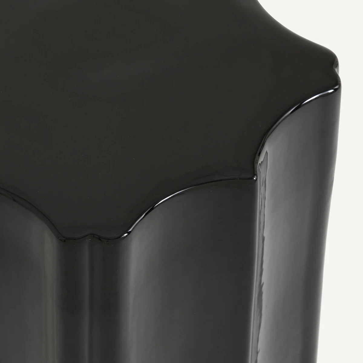 Adixia Ceramic Side Table – image 4