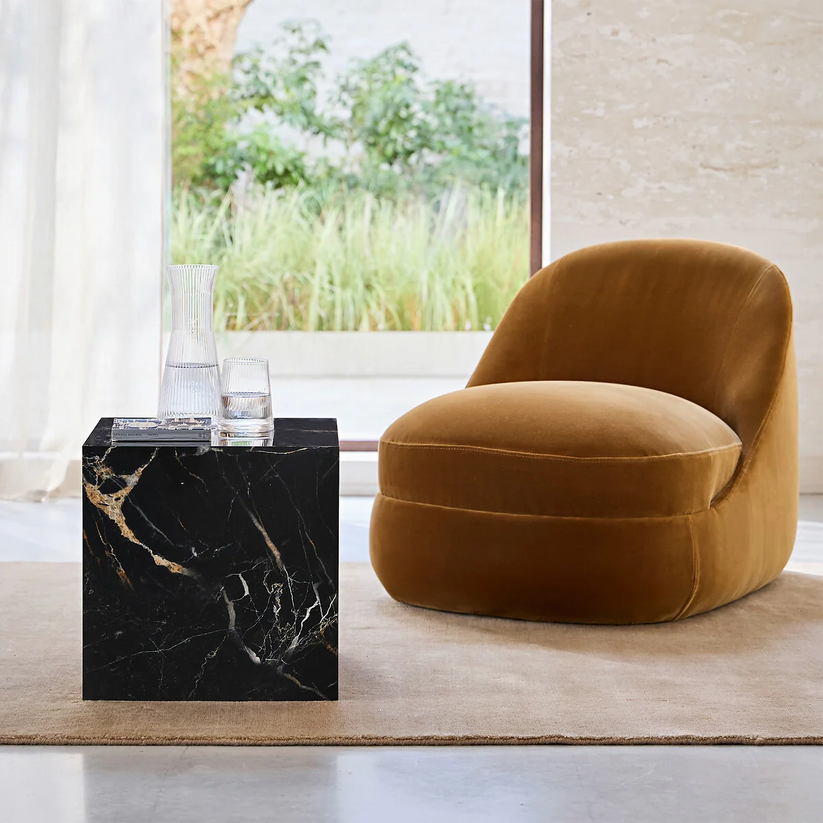 Alcana Ceramic Marble-Effect Side Table – image 2