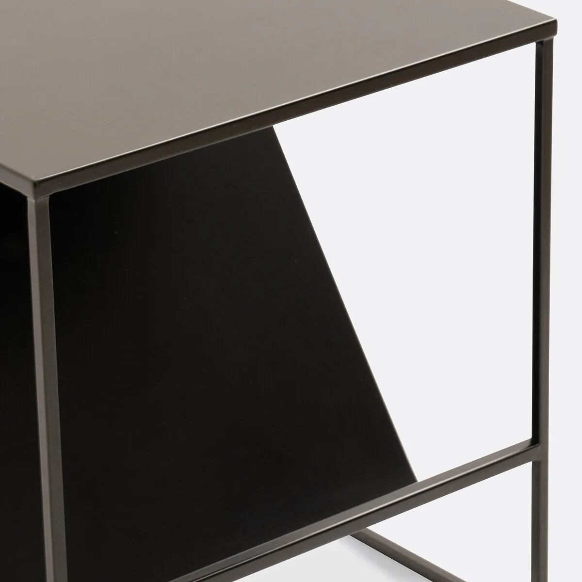 Miva Steel Side Table with Magazine Rack – image 3