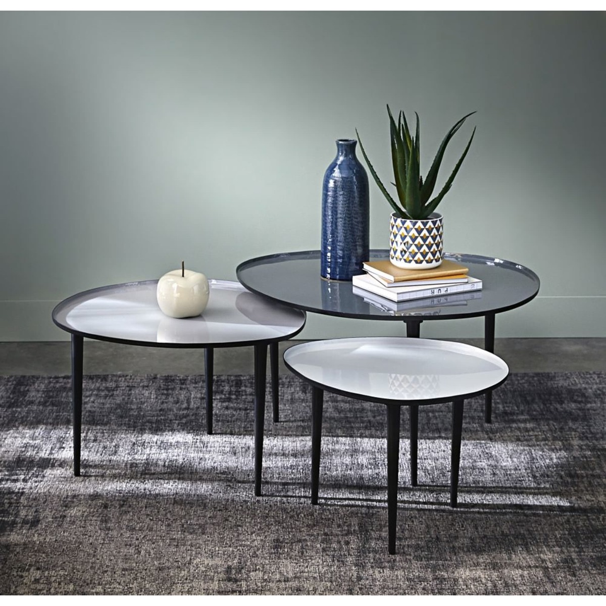 Nest of metal tables Galet – image 2
