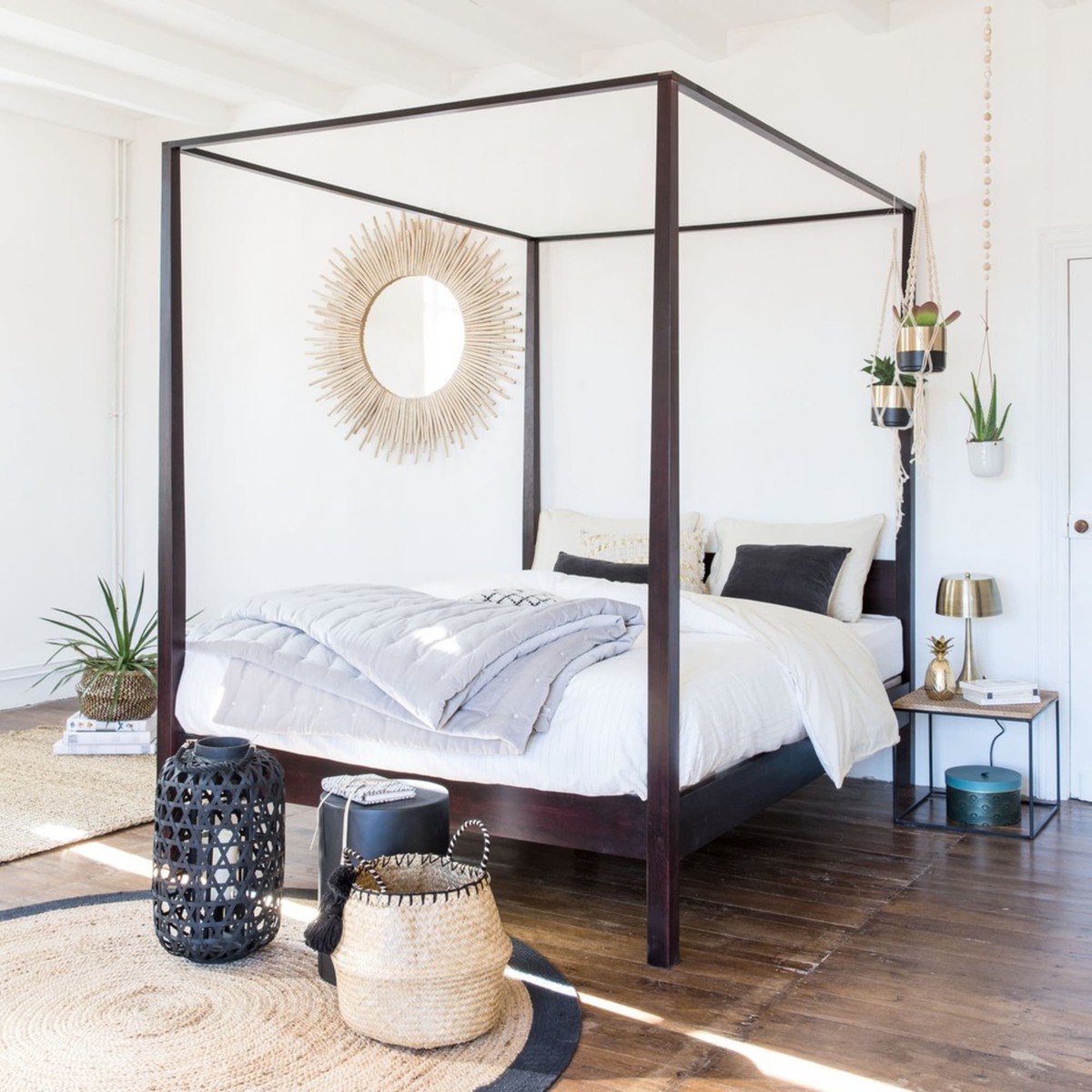 Black metal and printed mango tree side table – image 5