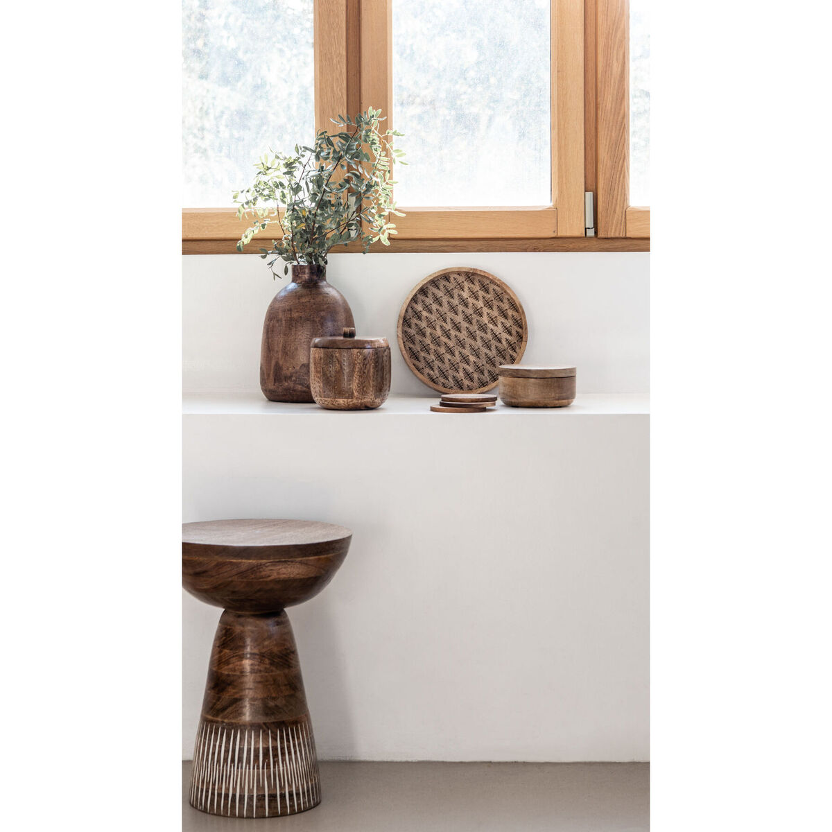 Side table in mango wood with carved white print – image 5