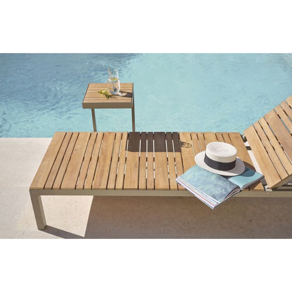 Garden side table in teak-effect solid acacia and khaki aluminium – image 8