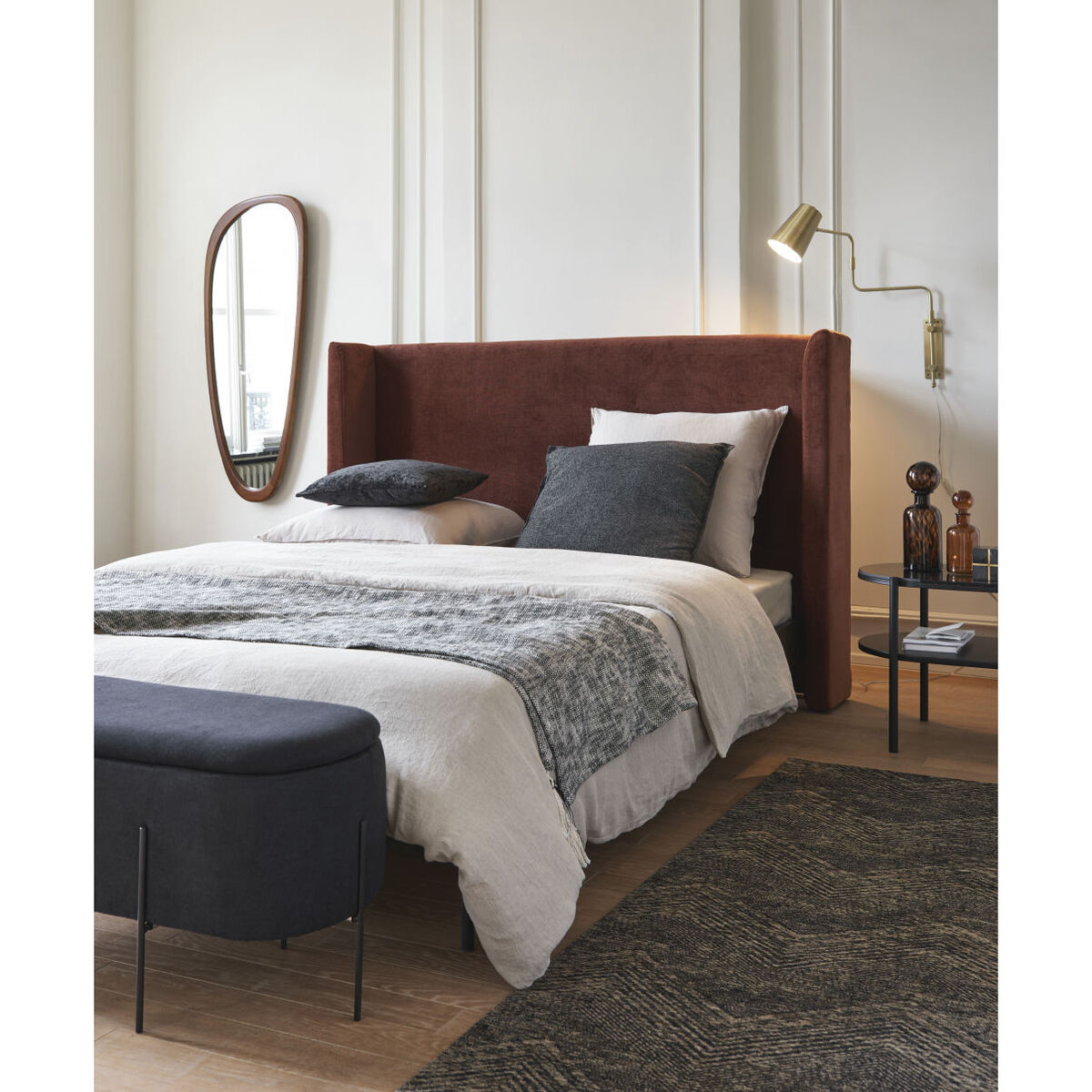 Side table in matte black metal and glass – image 5