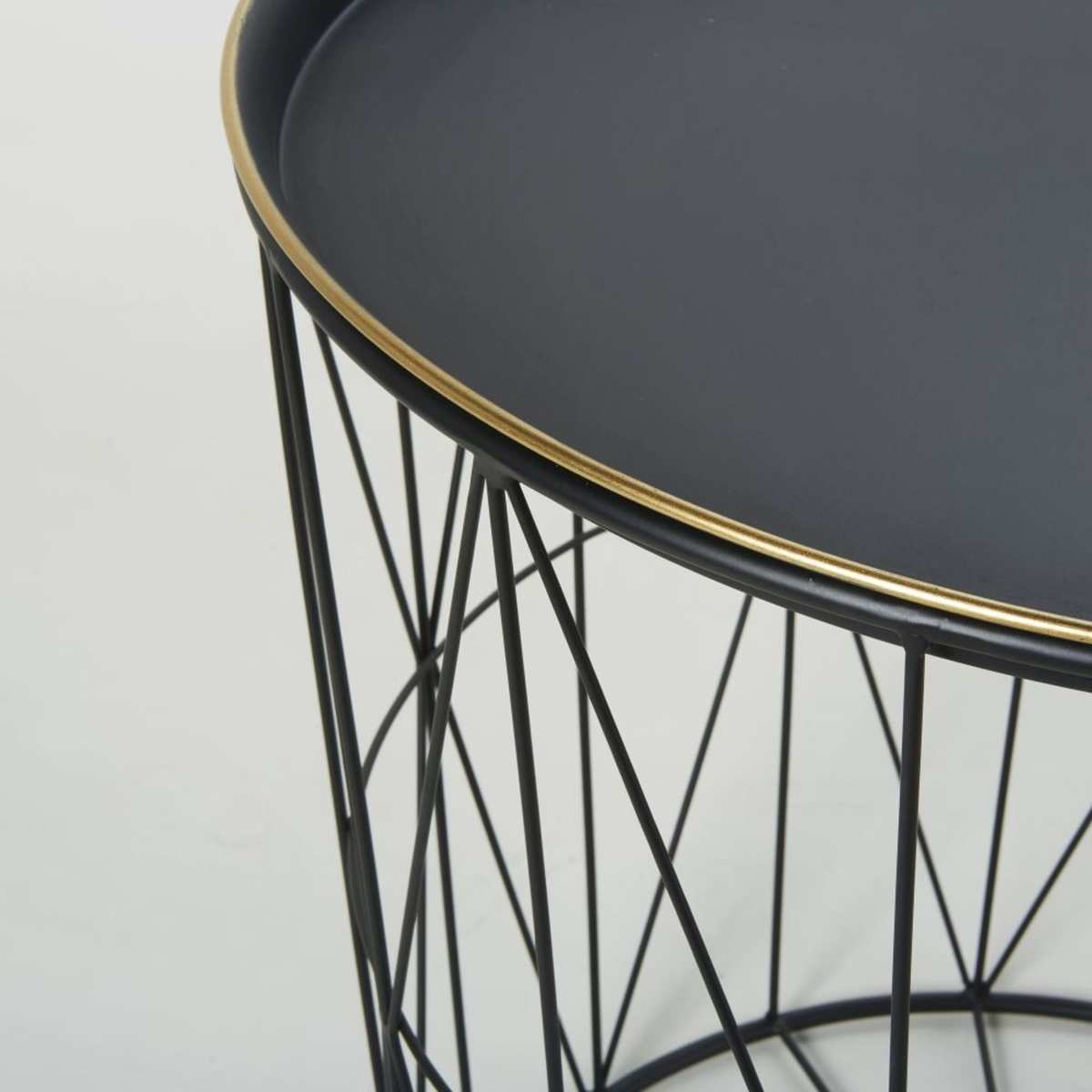 Black Metal Wire Side Table – image 3