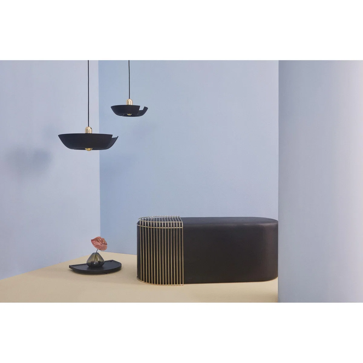 Curva End table - / 34 x 48 x H 45 cm by AYTM Silver/Metal – image 3