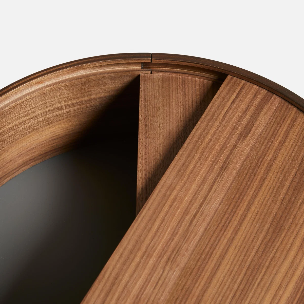 Woud Arc side table Walnut – image 3