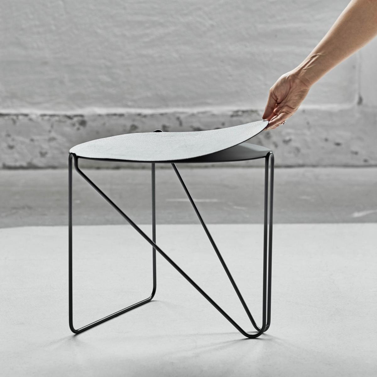 LIND DNA Curve Chameleon Hippo side table black-anthracite – image 5