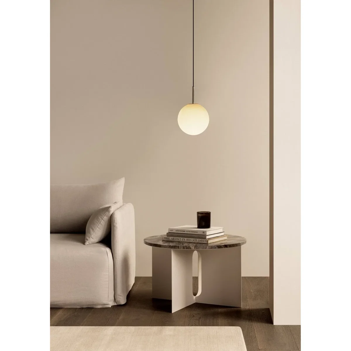 Audo Copenhagen Androgyne side table Grey Galaxy marble-black steel Ø65 cm – image 4