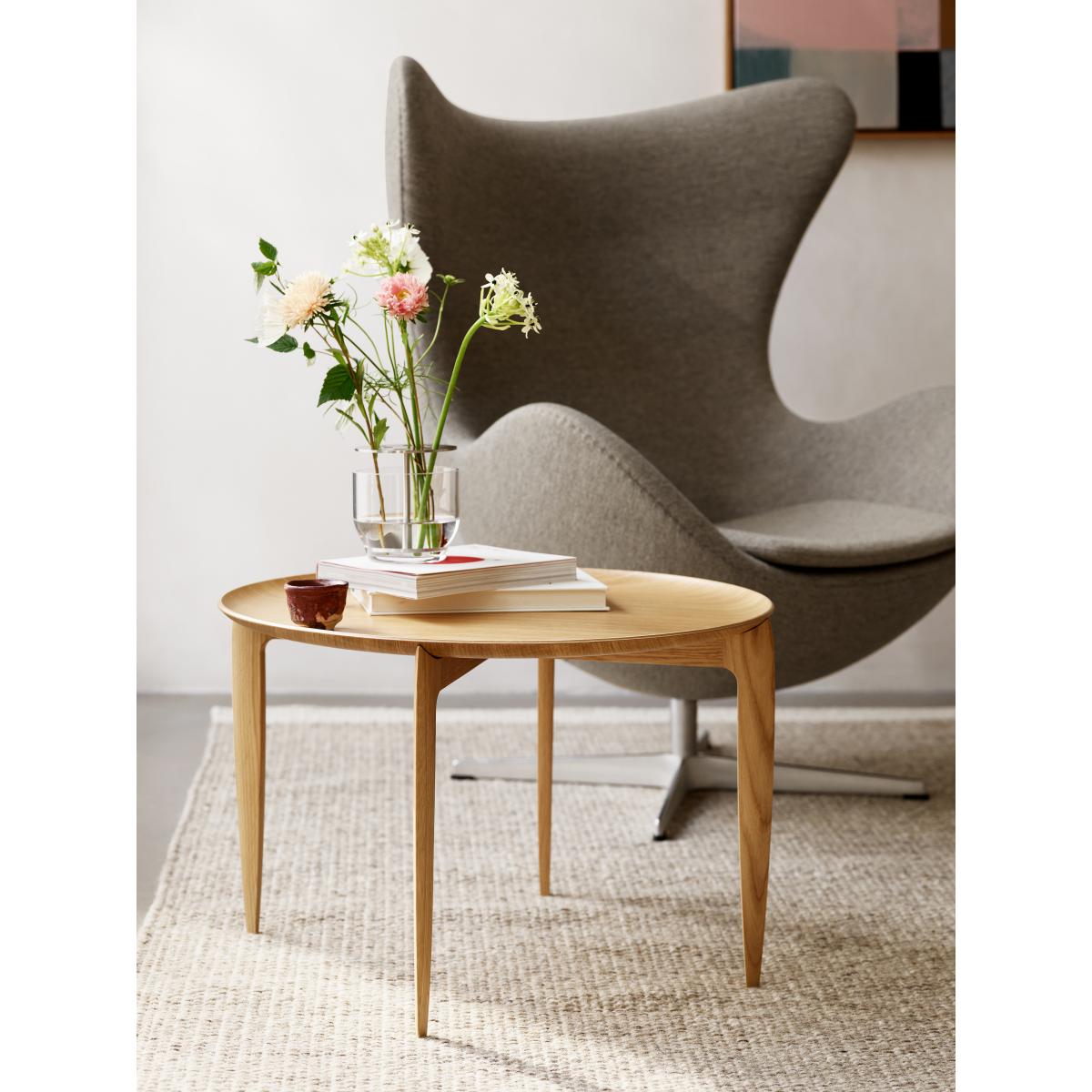 Fritz Hansen Foldable Tray Table Ø60 cm Oiled oak – image 2