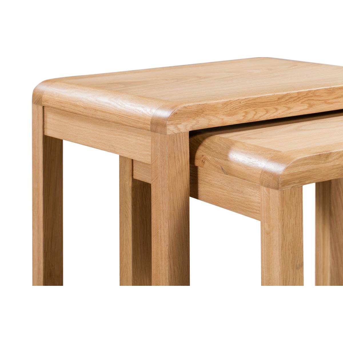 Curve Oak Nest of 2 Tables – image 2