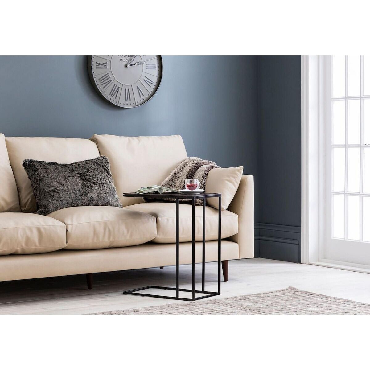 Stark Metal Side Table in Antique Bronze – image 3