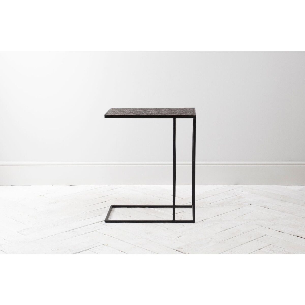 Stark Metal Side Table in Antique Bronze – image 5