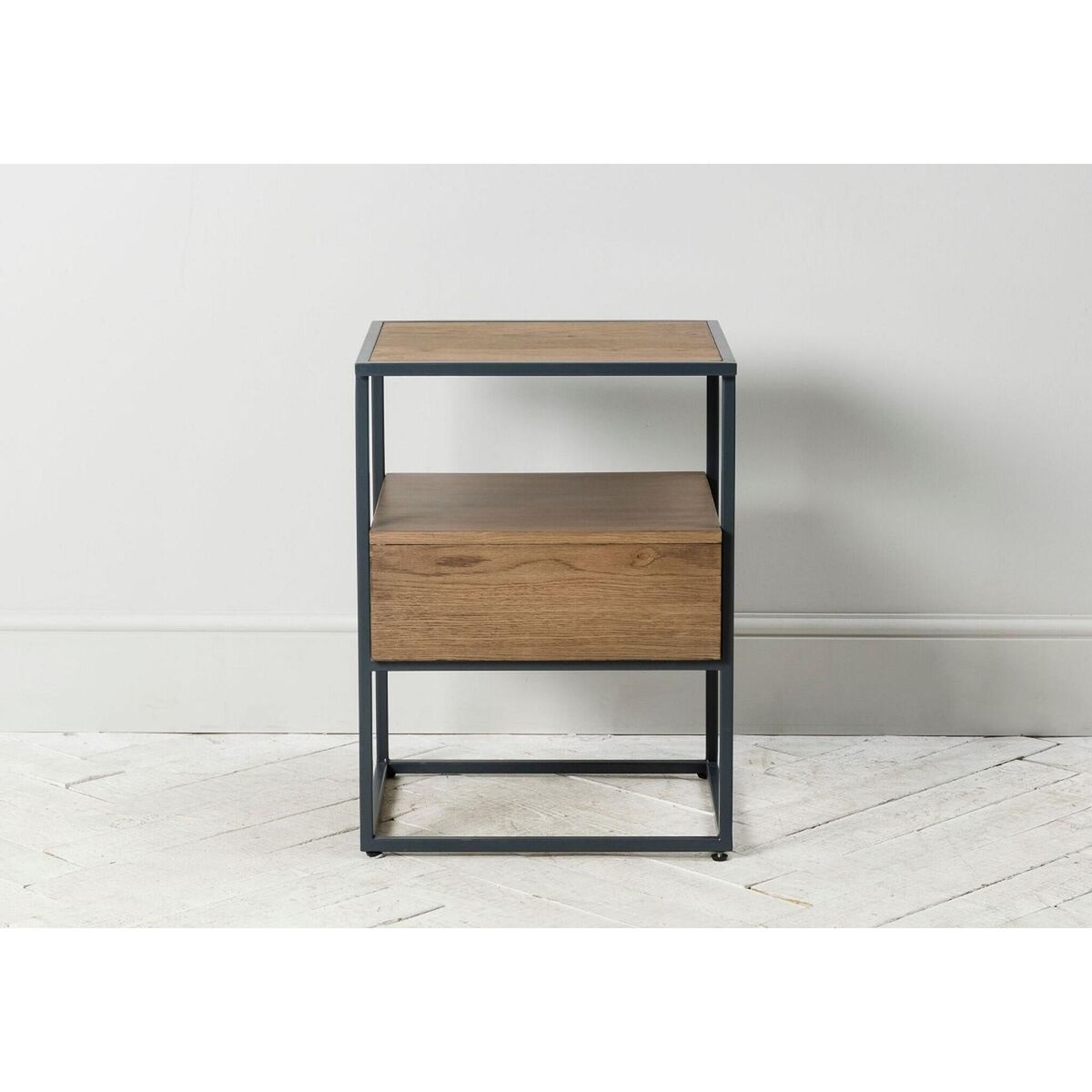 Reed Compact Side Table with a Smoked Finish – image 4