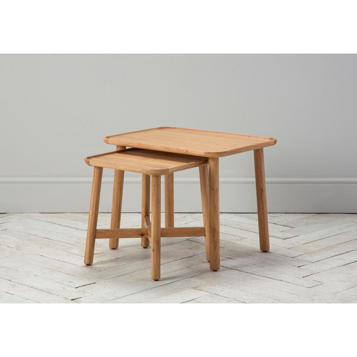 Noranda Oak Nesting Tables – image 4