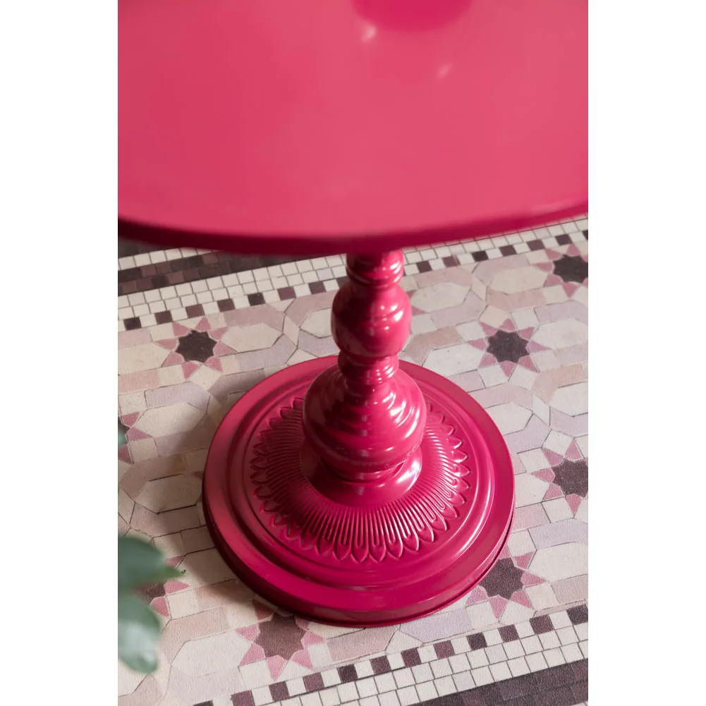 Hot Pink Heart Metal Side Table – image 2