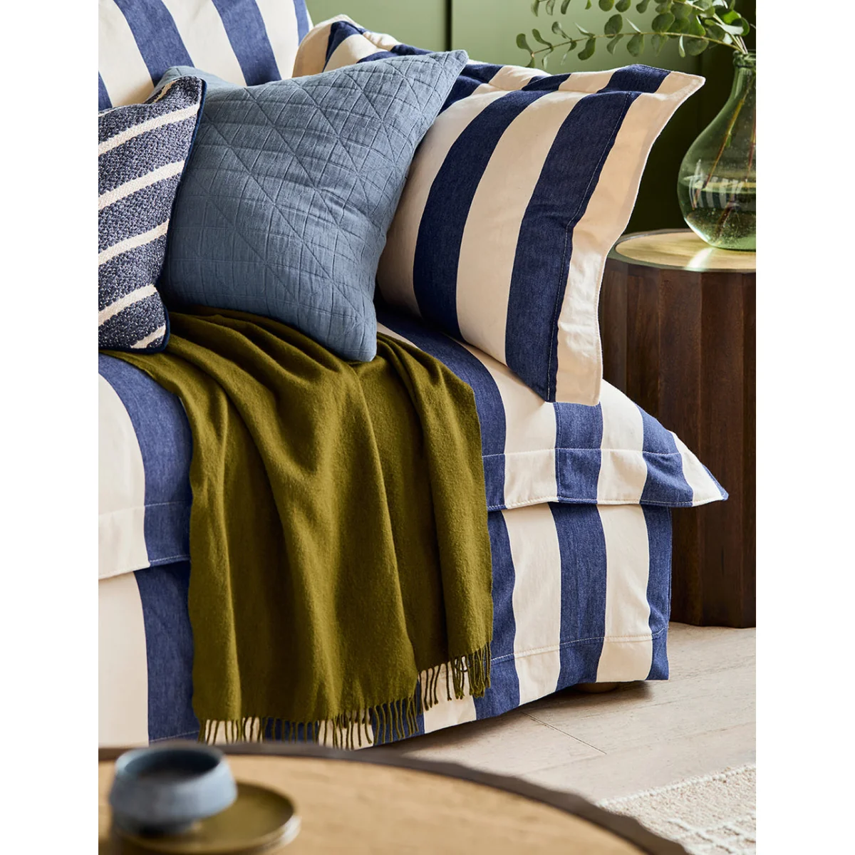 Fluted Travertine Side Table – image 3