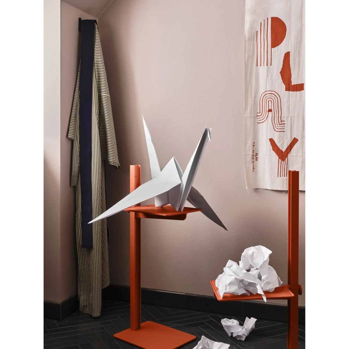 Height-Adjustable Side Table Museum – image 2