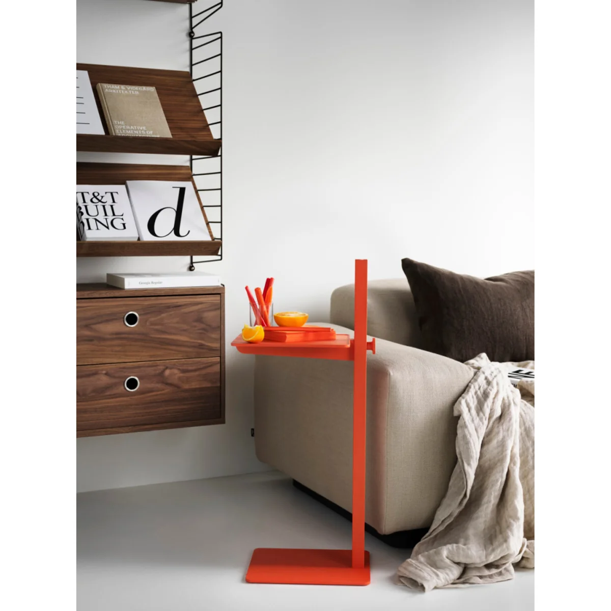 Height-Adjustable Side Table Museum – image 4