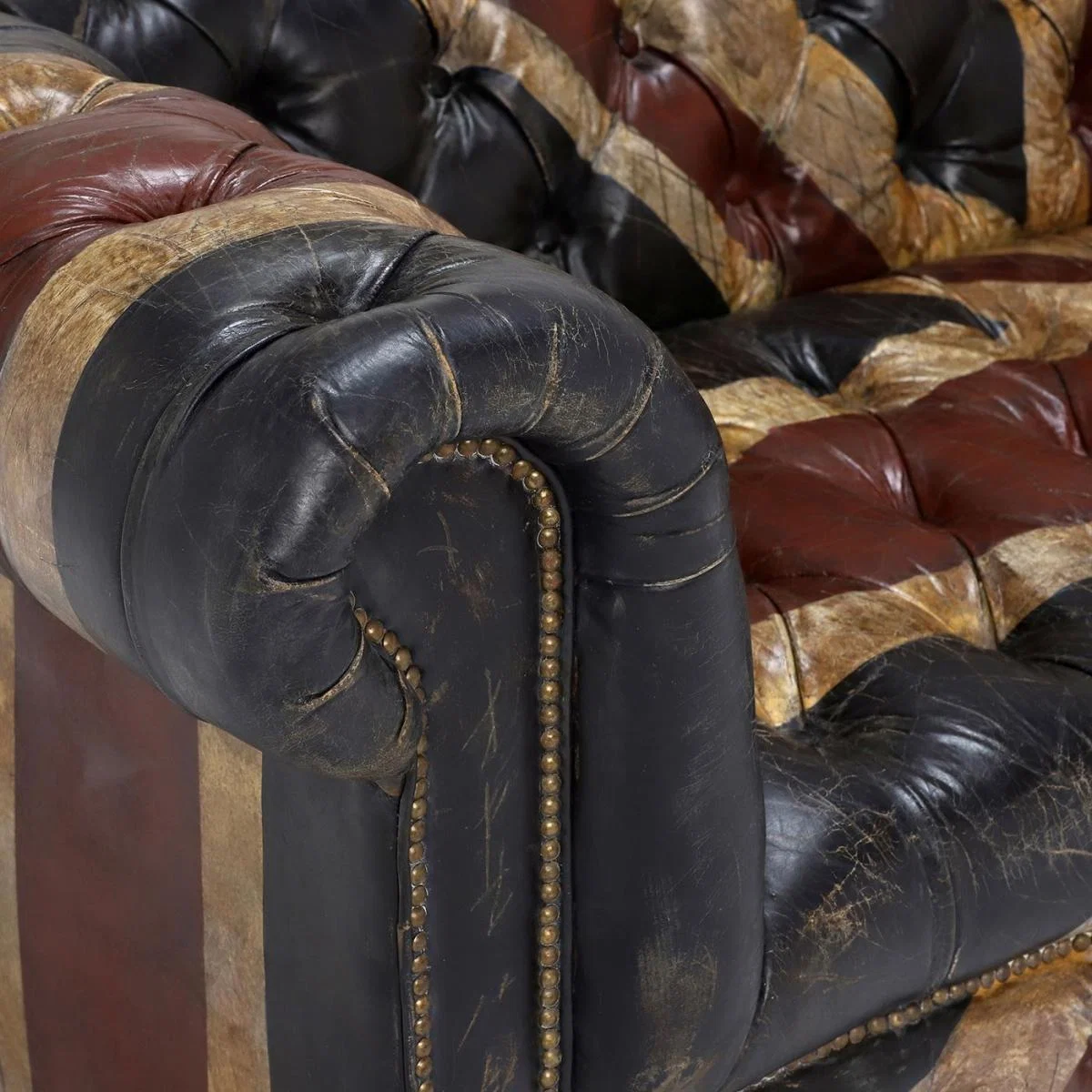 Timothy Oulton Westminster Button 3 Seater Chesterfield Sofa, Jack'dn Broken – image 3