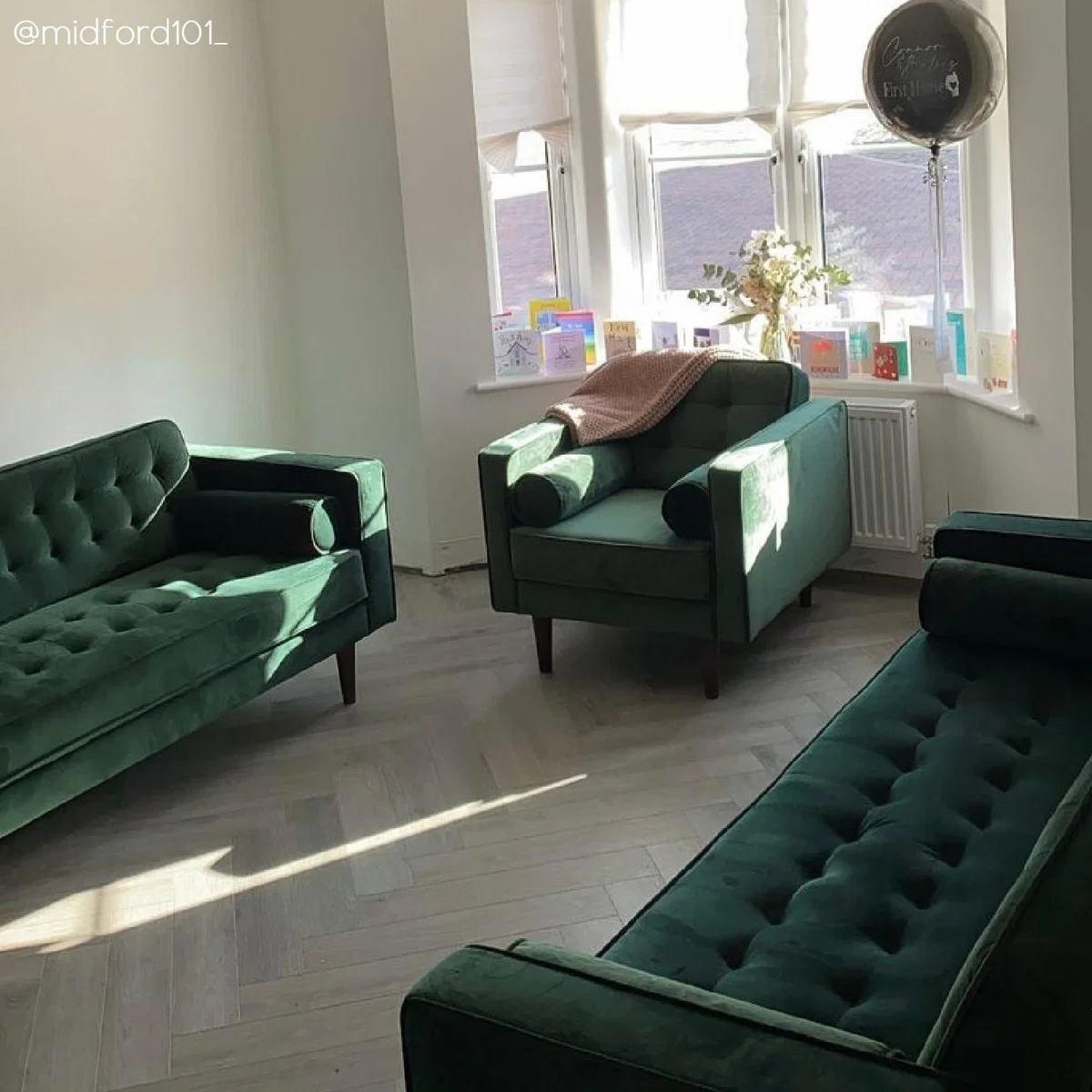 Green Velvet 3 Seater Sofa - Elba – image 12