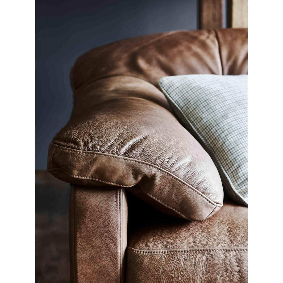 Alexander & James Bailey 3 Seater Sofa – image 4